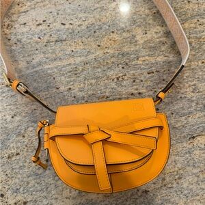 LOEWE AUTHENTIC CROSSBODY-MANDARINE